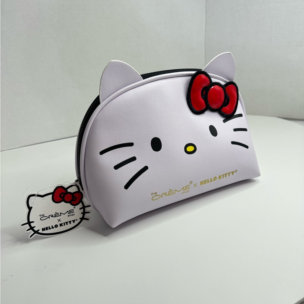 Hello Kitty x The Crème Shop Dome Makeup Travel Pouch (Red) - Picture 7 of 12